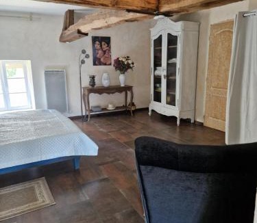 Praslin Bed & Breakfast | CHARM & FOLIe