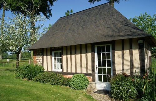 Bretteville-du-Grand Caux Cottage | Charming Normandy cottage chestnut in Upper Normandy 15 km from Etretat
