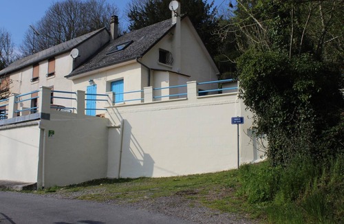 Lesquielles-Saint-Germain Cottage | Charming riverside cottage with terrace and fireplace