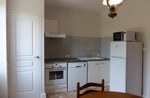 Saint-Bonnet-de-Rochefort Cottage | Charming cottage in Saint-Bonnet-de-Rochefort with private garden