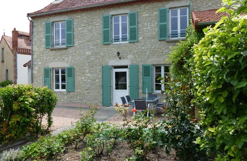 Saint-Bonnet-de-Rochefort Cottage | Charming cottage in Saint-Bonnet-de-Rochefort with private garden