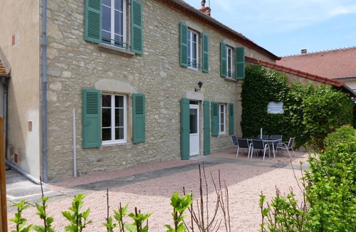 Saint-Bonnet-de-Rochefort Cottage | Charming cottage in Saint-Bonnet-de-Rochefort with private garden