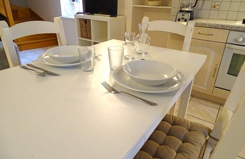 Saint-Bonnet-de-Rochefort Cottage | Charming cottage with spa and garden, pets allowed