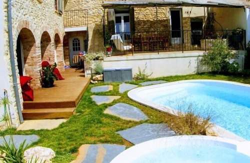 Saint-Hilaire-de-Brethmas Villa | Charming house with swimming pool, jacuzzi and +!