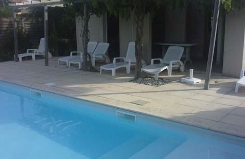 Saint-Martin-des-Tilleuls Cottage | Charming Renovated House with Private Pool - Sleeps 8
