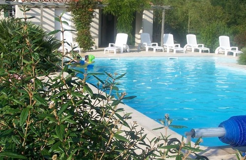 Saint-Martin-des-Tilleuls Cottage | Charming Renovated House with Private Pool - Sleeps 8