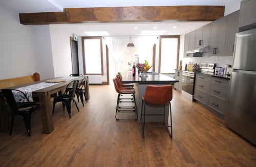Hochelaga-Maisonneuve Apartment | Charm & Luxury Vacation Headquarters to Downtown!