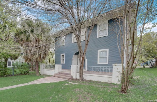 Monte Vista Apartment | Charm of Tobin Hill in San Antonio