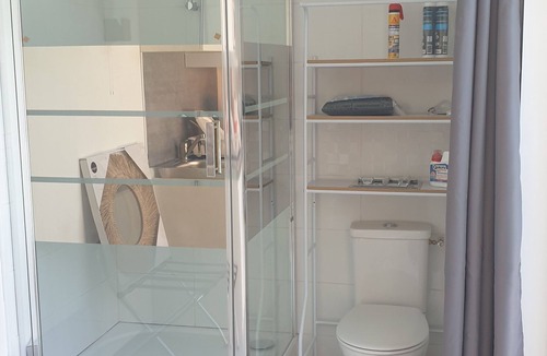 Villeneuve-les-Maguelone Apartment | Charmant Studio Tout Équipé, non Fumeur, av. Piscine Dans Quartier Résidentiel