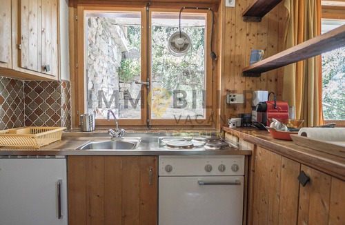 Chandolin Ski Chalet | Charmant 2 pièces pour 2 à 4 personnes au rez d'un chalet. Situé à 300 mètres de l'arrêt du bus nave