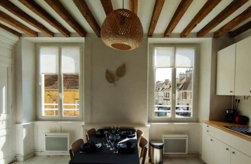 Saint-Pierre-sur-Dives Apartment | Charmant Appartement en Centre-ville