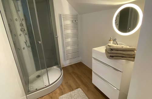 Champtoce-sur-Loire Apartment | Charmant Appartement à la Campagne Avec Parking et Cour Privatifs