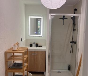 Bourg-Saint-Andeol Apartment | Charmant appartement - Parking privé