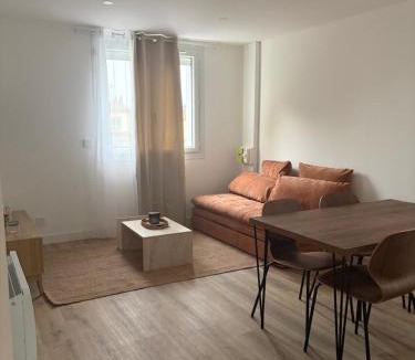 La Roche-sur-Yon Apartment | Charmant Appartement Moderne B