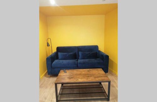 Pont-de-l'Isere Apartment | CHARMANT APPARTEMENT AVEC TERRASSE