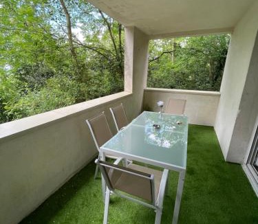 Lormont Apartment | Charmant appartement 2 chambres avec balcon