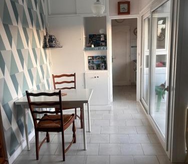 Vimoutiers Apartment | Charmant Appartement avec vue sur la ville de Vimoutiers