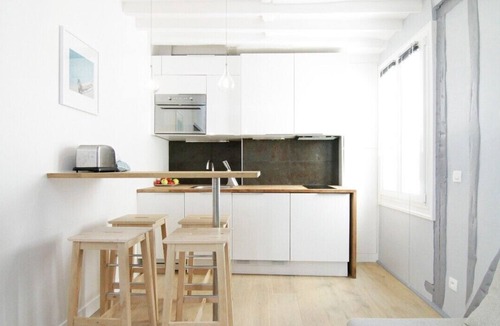 Hopital Saint-Louis Apartment | Charmant Appartement au Cœur de Paris - Quartier Canal Saint-martin-république