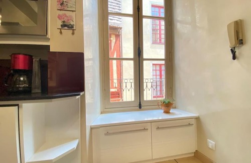 Republique Apartment | Charmant appartement - centre Cité Plantagenet!