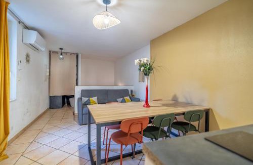 Centre Historique Apartment | Charmant Appartement Climatisé avec Terrasse au centre-ville de Narbonne