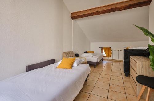 Centre Historique Apartment | Charmant Appartement Climatisé avec Terrasse au centre-ville de Narbonne