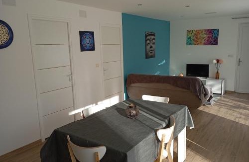 Chauzon Apartment | Charmant appartement climatisé