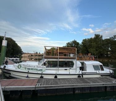 Mery-sur-Marne Boat Rental | Charmant bateau sur la Marne le VIKING