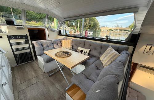 Mery-sur-Marne Boat Rental | Charmant bateau sur la Marne le VIKING