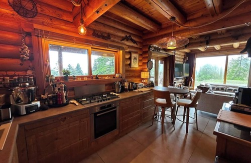 Roubion Ski Chalet | Charmant & confortable chalet 6 à 10 pers alt 1600 m