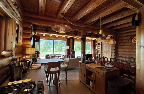 Roubion Ski Chalet | Charmant & confortable chalet 6 à 10 pers alt 1600 m