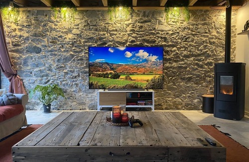 Montserie House | Charmant Corps de Ferme à la Montagne