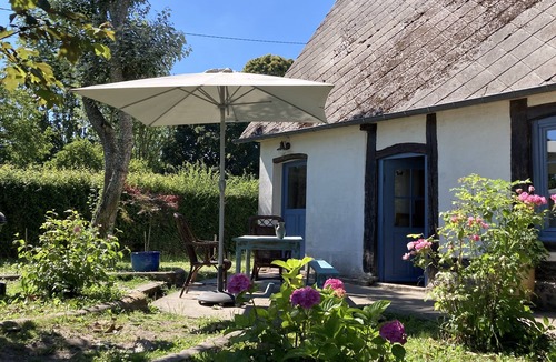 Trepied Cottage | Charmant Cottage Dans Vaste Jardin Fleuri