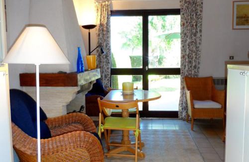 Cabourg Apartment | Charmant Cottage Normand avec Jardin, Proche Hippodrome, Piscine Chauffée et Tennis, Parking Privé - FR-1-487-288
