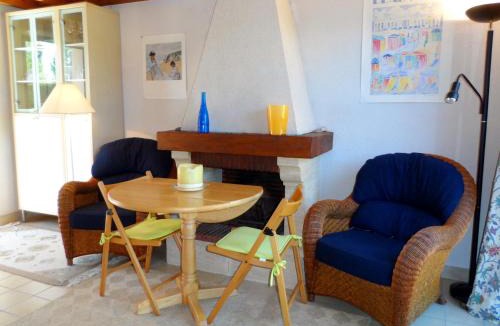 Cabourg Apartment | Charmant Cottage Normand avec Jardin, Proche Hippodrome, Piscine Chauffée et Tennis, Parking Privé - FR-1-487-288