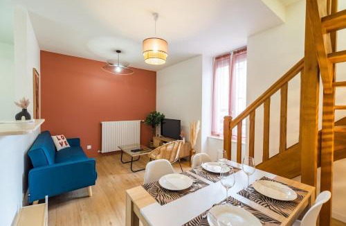 Guingamp Apartment | Charmant Duplex avec jacuzzi Guingamp centre