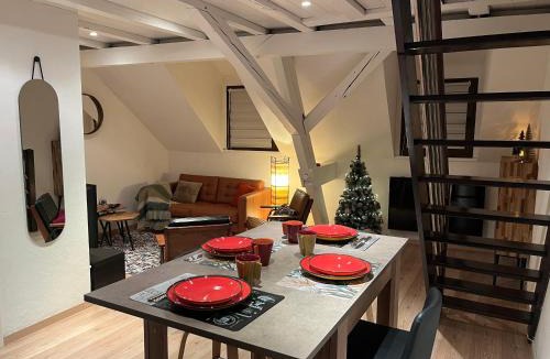 Poincare Apartment | Charmant duplex privatisé, climatisé, 2 chambres