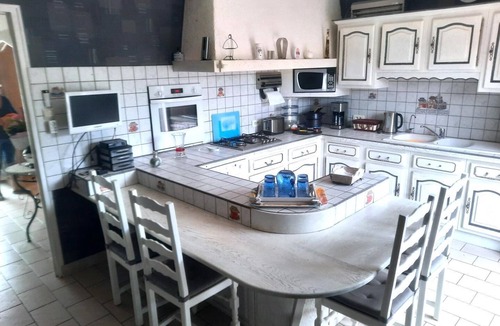 Montlibert House | Charmant ET Sans Chichis