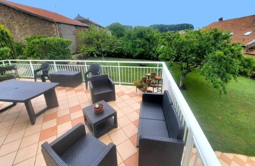 Montlibert House | Charmant ET Sans Chichis