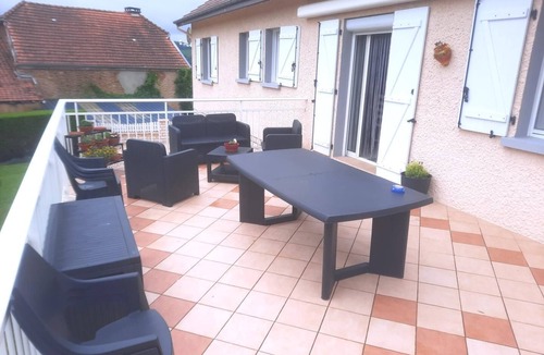 Montlibert House | Charmant ET Sans Chichis