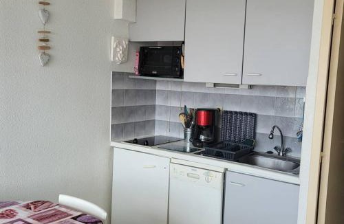 Palavas-les-Flots Apartment | Charmant F3 Mezzanine avec Piscine, Clim, Proche Plage et Centre - 4 Pers. - FR-1-559-35