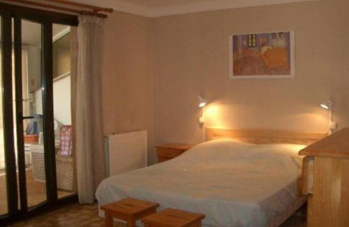 Amelie-les-Bains-Palalda Apartment | Charmant F2 avec Garage, Terrasse et Véranda, à 500m du Centre et 600m des Cures à Amélie-les-Bains - FR-1-703-131