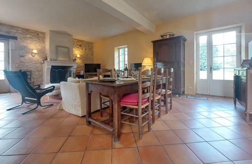 Saint-Aubin-de-Cadelech House | Charmante Maison avec Piscine