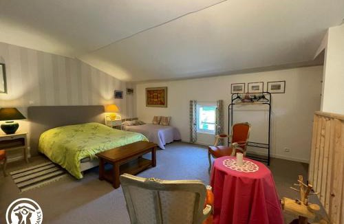 Beaufou House | Charmant Gîte à Beaufou avec Terrasse Privée - FR-1-426-581