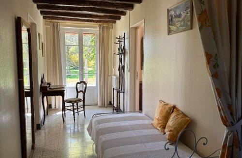 Champignelles House | Charmant gîte arboré