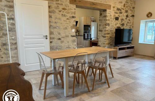 La Gaubretiere House | Charmant Gîte en Bocage Vendéen, 3 Chambres, Parking Inclus - FR-1-426-607