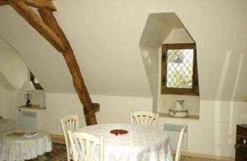 Cravant-les-Coteaux House | Charmant gîte avec piscine privée, terrasse et WiFi près de Chinon - FR-1-381-60