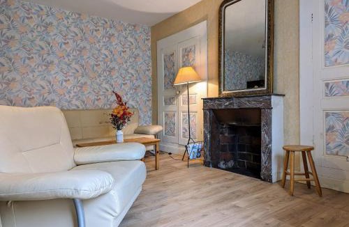 Saint-Didier-sur-Doulon House | Charmant Gîte Indépendant au Coeur d'un Village de Campagne avec Cour Fermée - FR-1-582-222