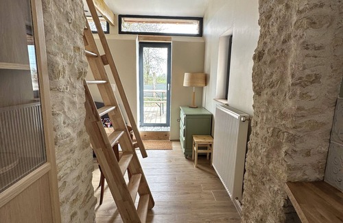 Neauphe-sur-Dive Cottage | Charmant Gite au Milieu des Prés