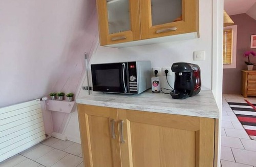 Limeray Apartment | Charmant Logement Avec Piscine Près D'amboise