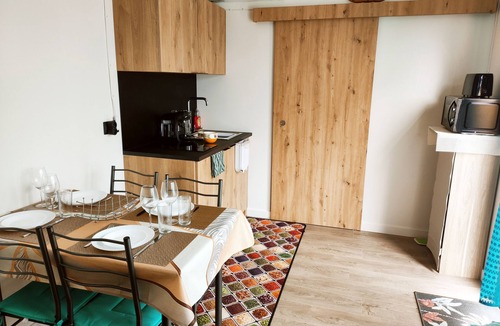 Colombelles Apartment | Charmant Logement Situé à 10 min de Caen et 15 min des Plages. Proche Beauregard